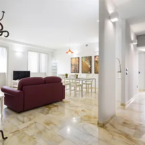 regina-giovanna-flat.italymilanhotels.net/